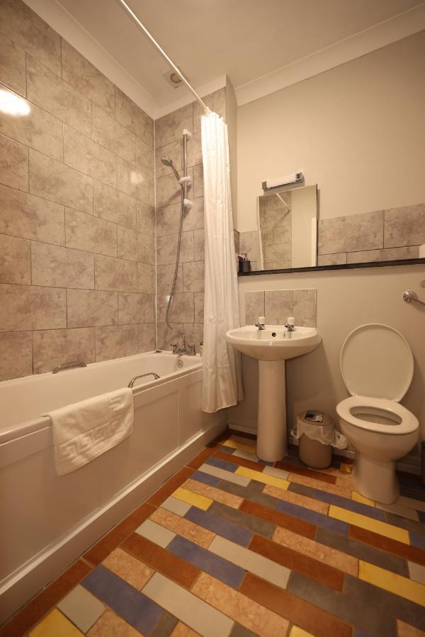 Michelangelos - Rooms, Restaurant & Bar Gateshead Bagian luar foto