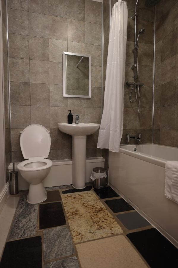 Michelangelos - Rooms, Restaurant & Bar Gateshead Bagian luar foto