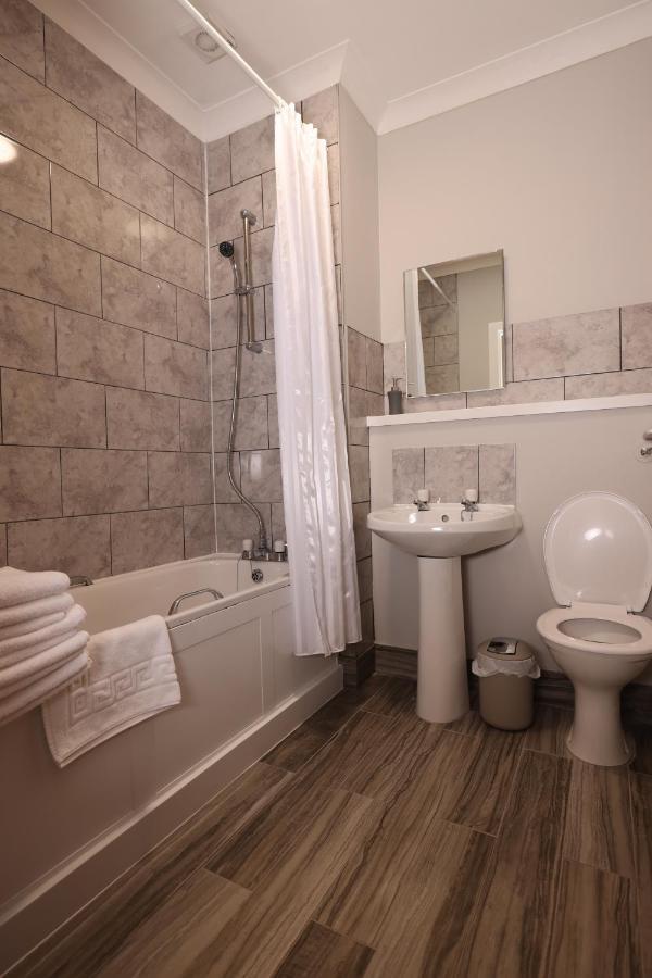 Michelangelos - Rooms, Restaurant & Bar Gateshead Bagian luar foto